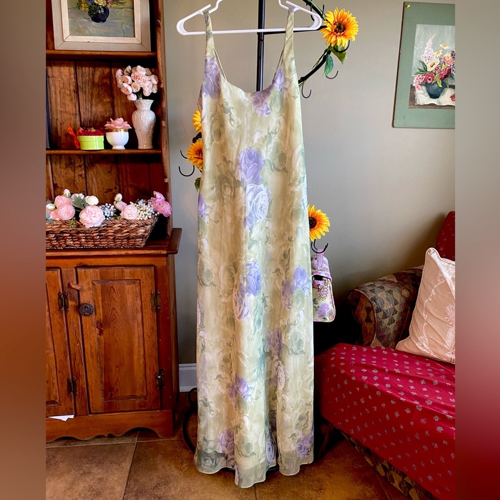 VINTAGE 1990’s Hampton Nites Full Length Floral Slim Fit A-Line Gown